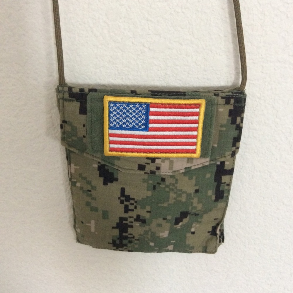 US navy Nwu type iii small purse